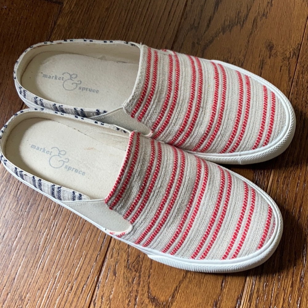 Market & spruce gently worn patriotic mules Size 8